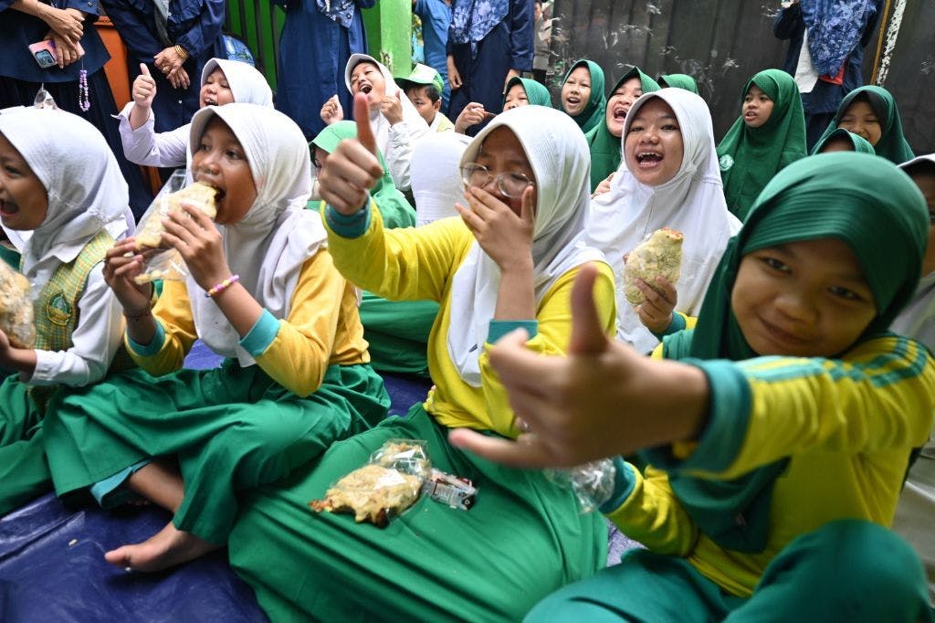 Healthy Breakfast Program Satiates Underprivileged Students in Indonesia