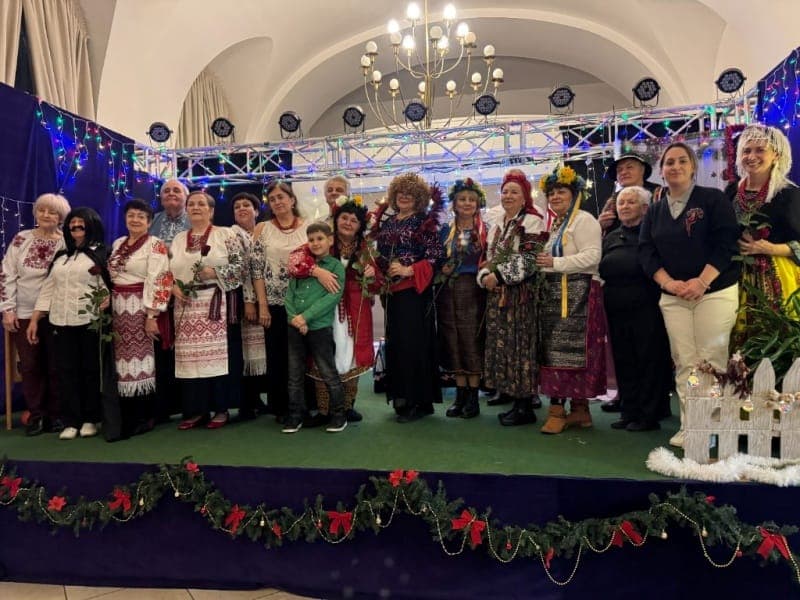 Ukrainian Seniors Share Cultural Heritage Through Theater in Warsaw