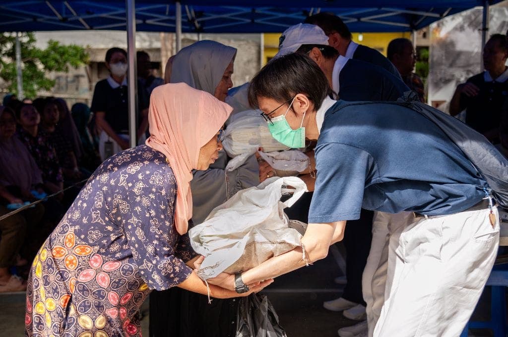 Helping Hands Reach Muara Angke Residents in Indonesia