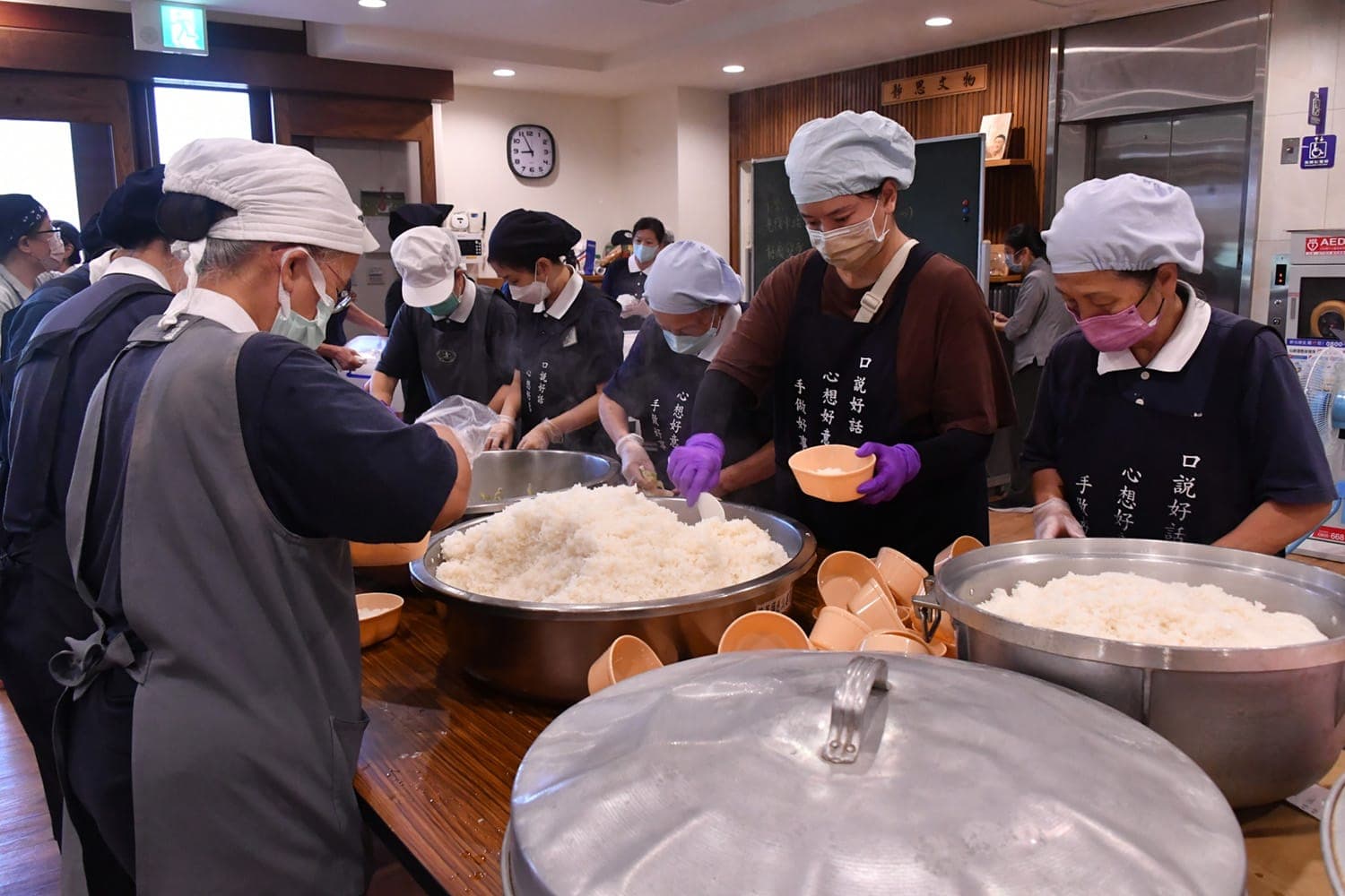 Warm Meals Fuel Hualien's Recovery: Tzu Chi's Ruisui Kitchen Becomes a Beacon of Hope