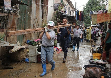 Tzu Chi Helps to Clean Flooded Communities in Four Days