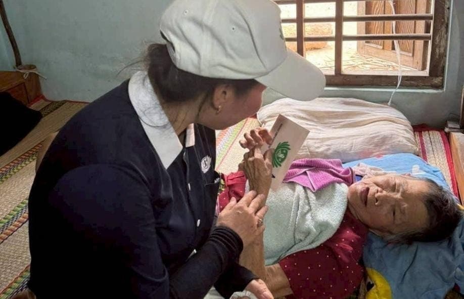 Volunteers travel across Vietnam to aid typhoon survivors